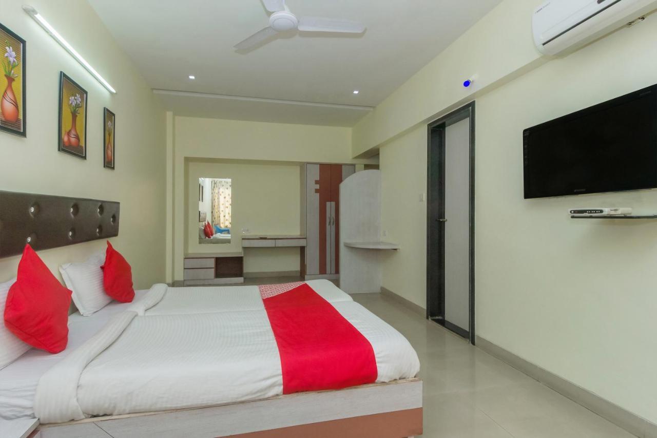 โอโย 4387 โฮเต็ล ทีม พลาซา Hotel นาสิก ภายนอก รูปภาพ
